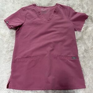 FIGS casma three pocket scrub top